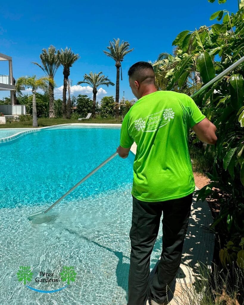 Perez Gardens — Comercios en La Manga Club