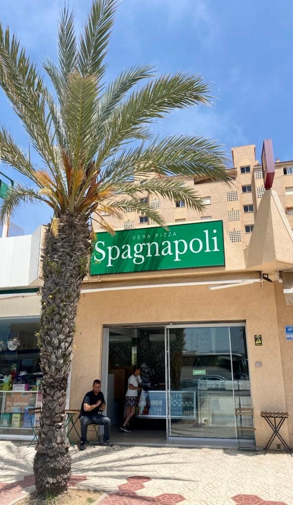 Pizzería Spagnapolí en La Manga, pizza napolitana en la Gran Vía