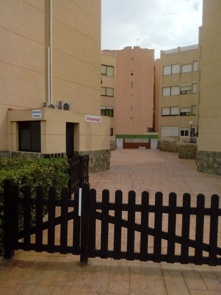 Residencial Ilopango. — Alojamientos en La Manga