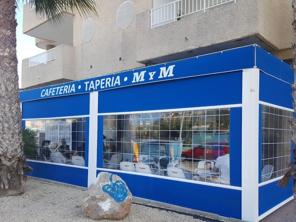 TaperÍa M y M - Café/Copas en La Manga del Mar Menor
