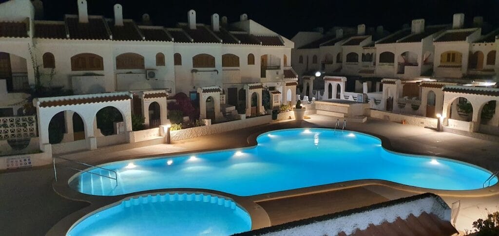 Urbanizacion Villas Mediterraneo — Comercios en La Manga Club